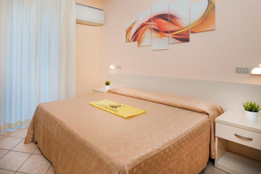 Hotel Cuba Милано Мартима Екстериор снимка