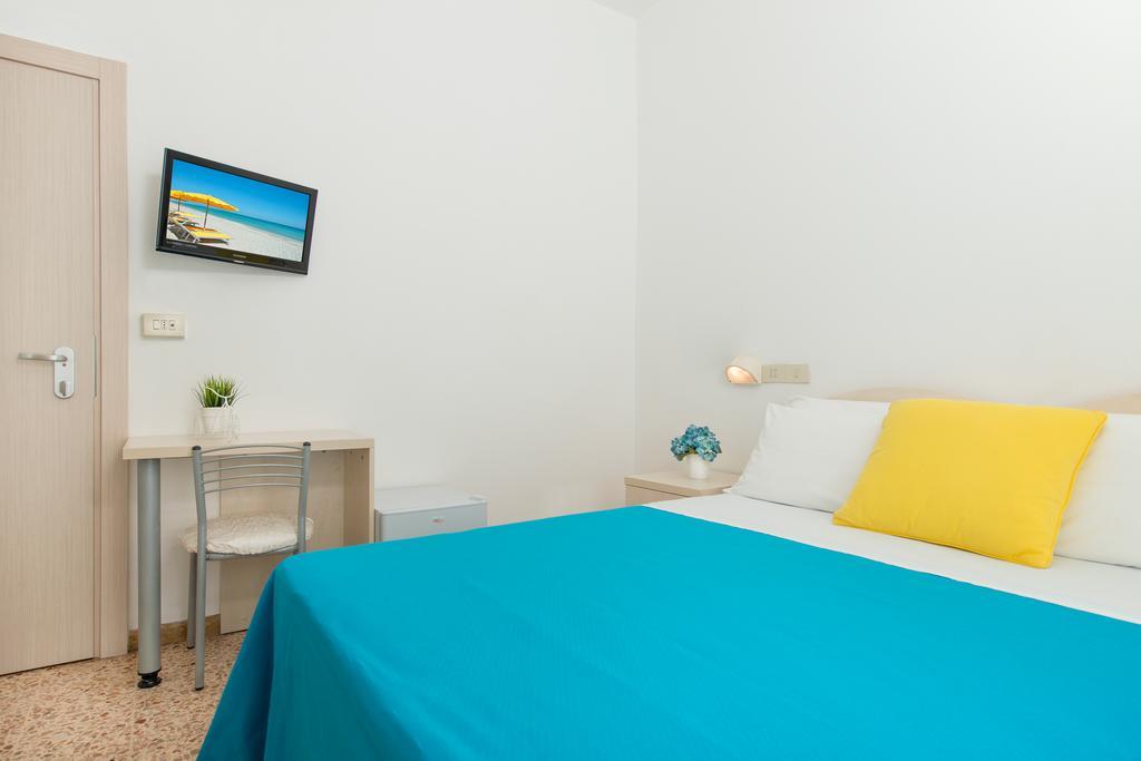 Hotel Cuba Милано Мартима Екстериор снимка