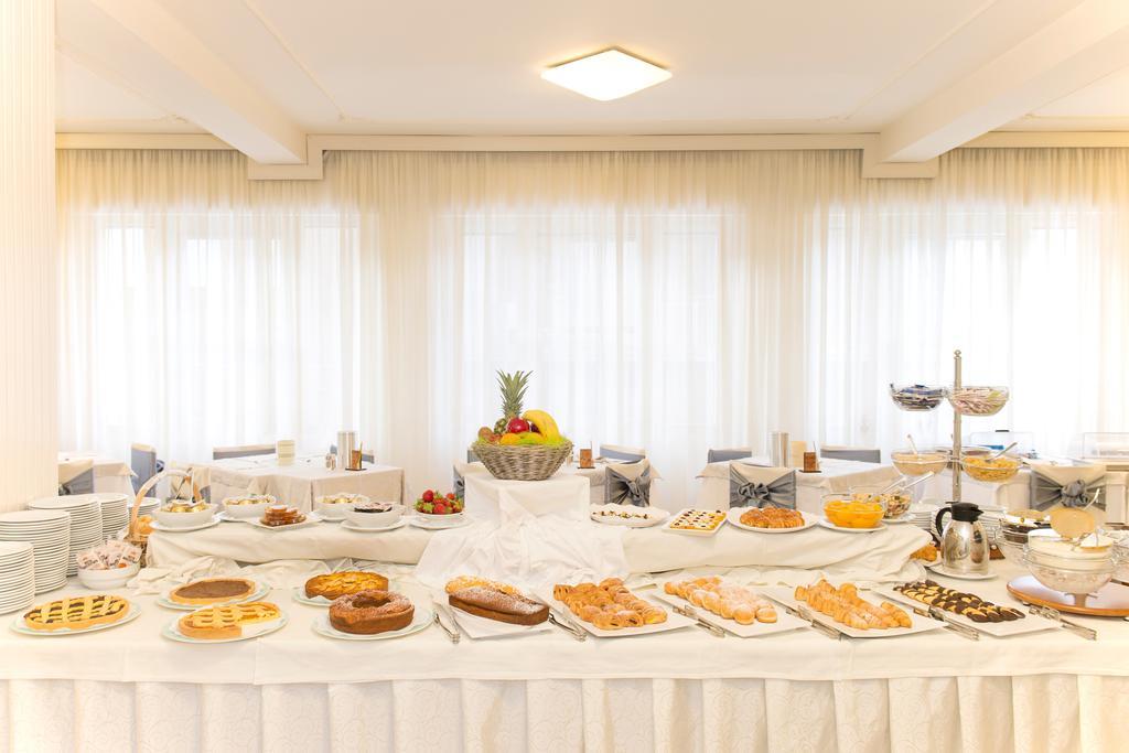 Hotel Cuba Милано Мартима Екстериор снимка