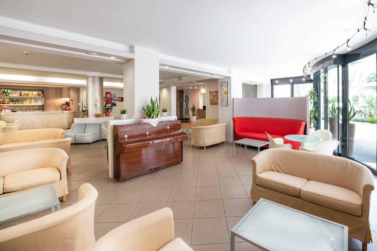 Hotel Cuba Милано Мартима Екстериор снимка